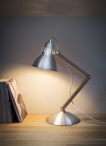 Bermondsey Table Lamp in Aluminium - Oak