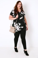 Black & White Floral Print V-Neck Top With Hanky Hem