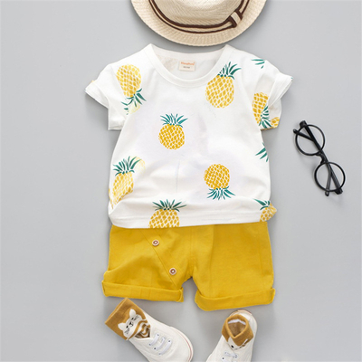 2pcs Baby Boy 95% Cotton
Short-sleeve Pineapple Print
Tee and Solid Shorts Set