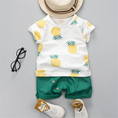 2pcs Baby Boy 95% Cotton
Short-sleeve Pineapple Print
Tee and Solid Shorts Set