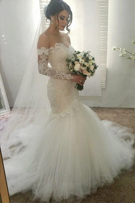 Elegant Lace Appliques
Sweetheart Wedding Dresses
Sexy See Through Long Sleeve
Bridal Gowns