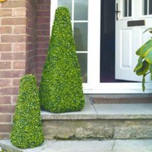 Gardman Leaf Obelisk Topiary