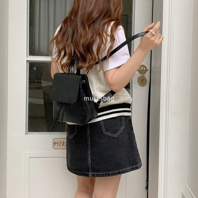 Designer&0s temperament
classic retro fashion backpack
Korean version Instagram
high-end and lightweight
student casual and versatile
backpac