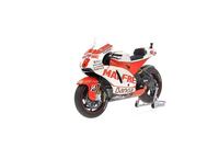 Ducati Desmosedici (Hector Barbera - Qatar MotoGP 2011) in Red and White (1:12 scale by Minichamps 123110008)