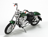 Harley Davidson XL 1200V Seventy-Two (2012) Diecast Model Motorcycle