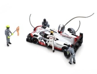 Porsche Earl Bamber with Pit Crew Figure Set (Le Mans Winner 2017)
