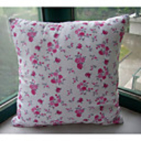 Country Blooming Shivering Flower Clusters Pattern Decorative Pillow With Insert