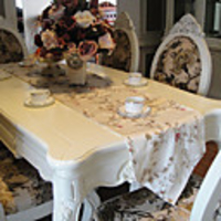 Country Style Romantic Floral Patterned Table Runner