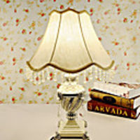 European-Style Rustic Table Lamp With Beads Design