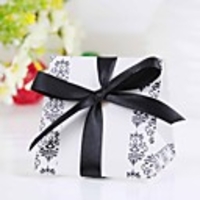 Favor Box With Pibbon (Set of 12)