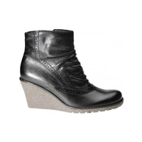 Knight wedge short boots in black leather