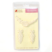 Richard Burbidge 3 Piece Queen Anne Drape Ornaments