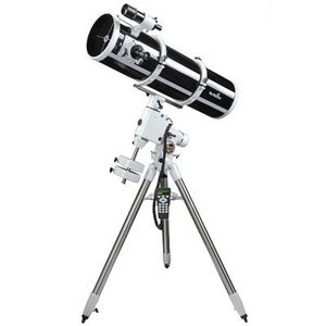 Sky-Watcher Explorer-200P (HEQ5 PRO) Parabolic SynScan GO-TO Newtonian Reflector Telescope