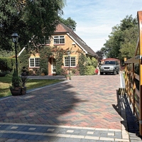 Bradstone Driveway Block Paving Autumn 200 x 100 x 50 - 9.76m2 Per Pack