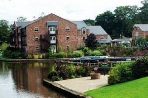 One Night Break with Dinner at Lion Quays
