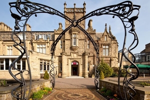 One Night Break with Dinner at the Mercure Bradford North