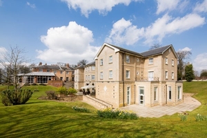 One Night Break with Dinner at the Mercure Newbury Elcot Park