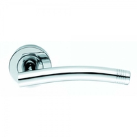 Designer Carolina Lever on Round Rose Door Handle - Polished Brass