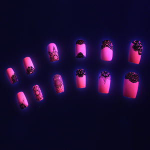Glow in the Dark False Nails
