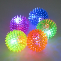 Small Flashing Spikey Ball: 6.5cm