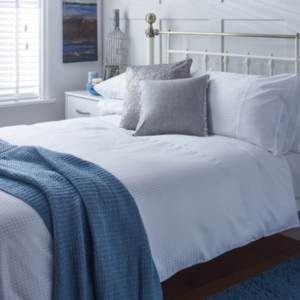 Check Weave Duvet Cover and Pillowcase Set - White / Single
