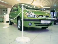 Traffic Line Internal Maxi Chain Stands