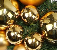 Golden Baubles Christmas Wreath